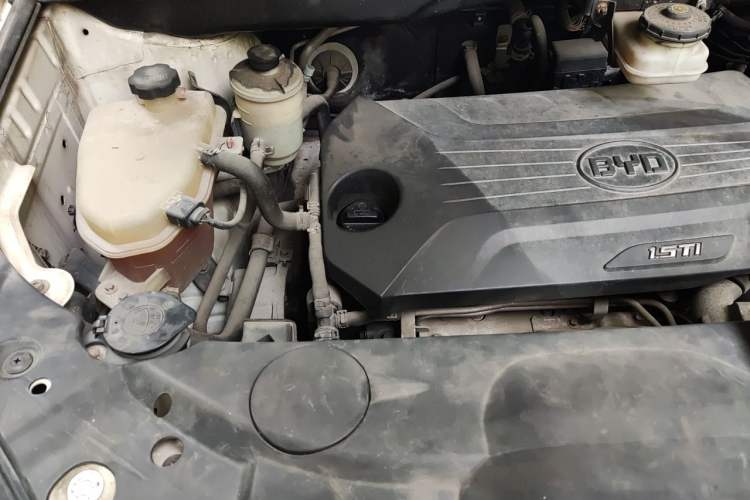 Used BYD S7 2015 1.5T Upgraded Manual Luxury Model Engine Bay Right