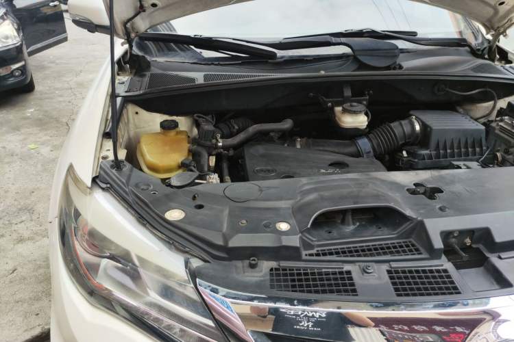 Used BYD S7 2015 2.0T Automatic Prestige Model Engine Bay Right