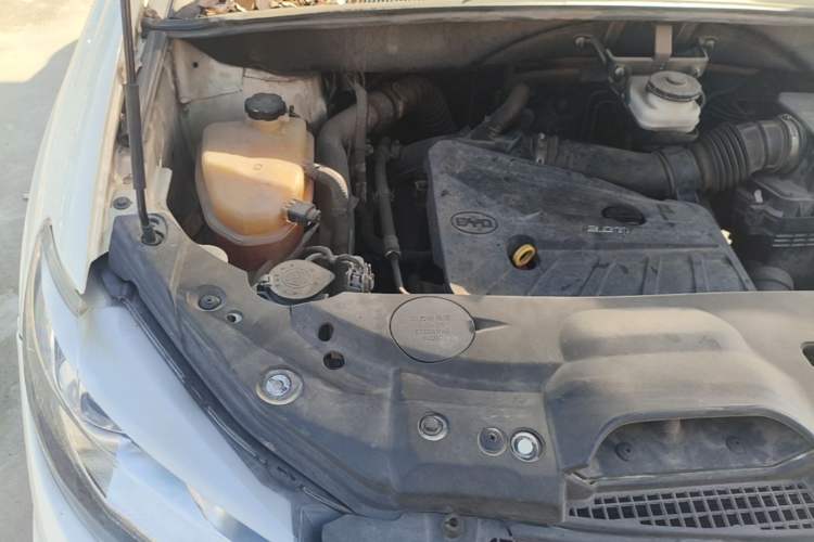 Used BYD S7 2015 2.0T Upgraded Automatic Luxury Version Engine Bay Right