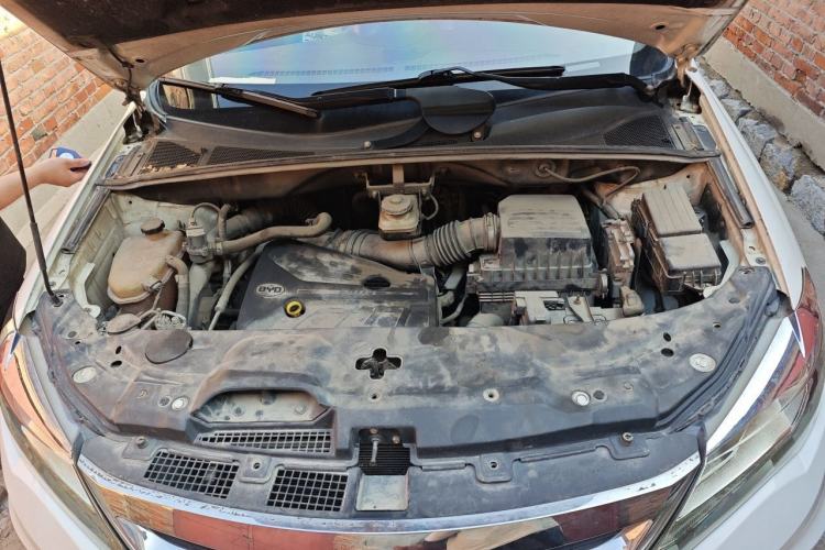 Used BYD S7 2015 2.0T Upgraded Automatic Luxury Version Engine Bay