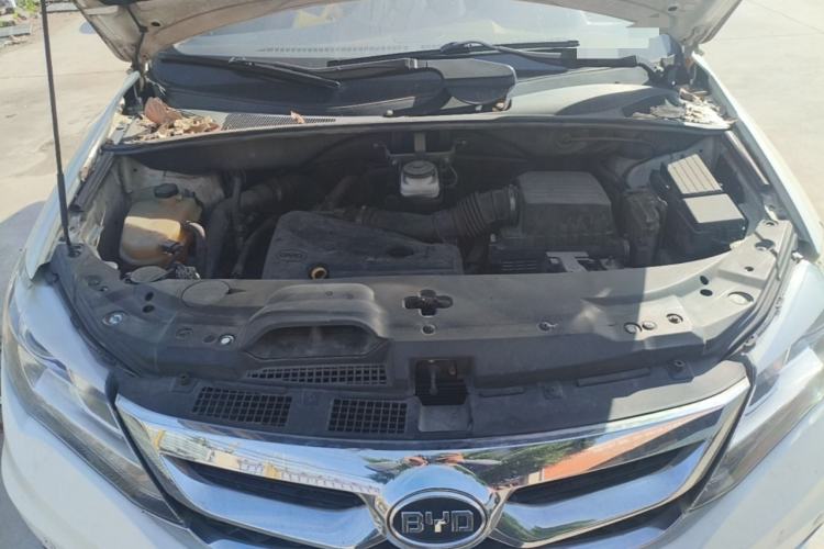 Used BYD S7 2015 2.0T Upgraded Automatic Luxury Version Engine Bay