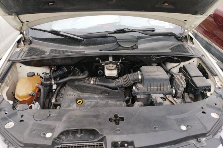 Used BYD S7 2015 2.0T Upgraded Automatic Luxury Version Engine Bay