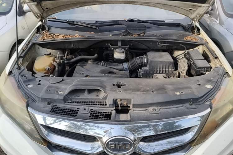 Used BYD S7 2015 2.0T Upgraded Automatic Luxury Version Engine Bay