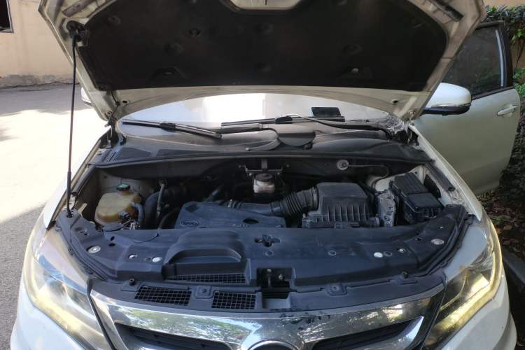 Used BYD S7 2015 2.0T Upgraded Automatic Luxury Version Engine Bay