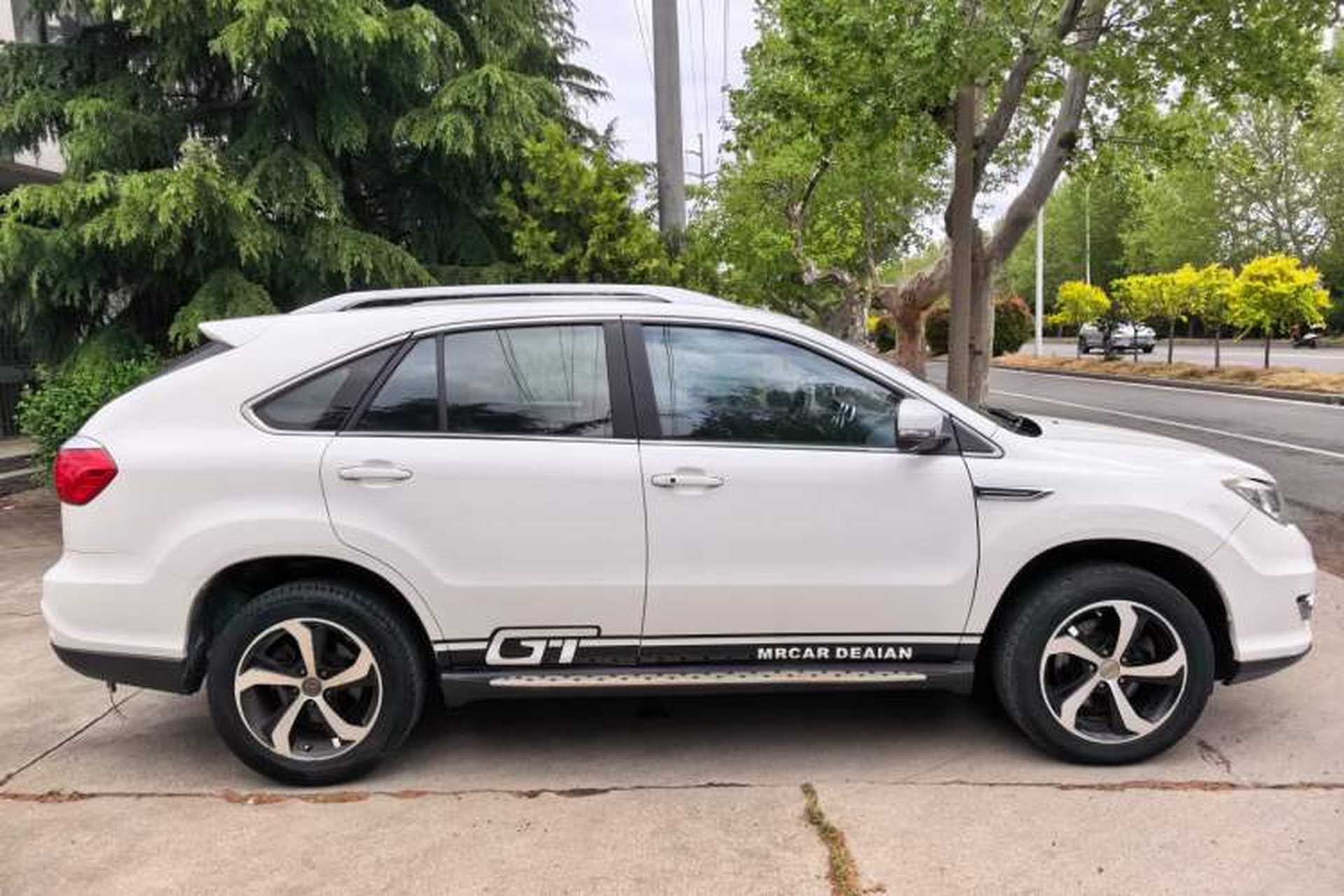 Used BYD S7 2015 2.0T Upgraded Automatic Luxury Version Exterior 1