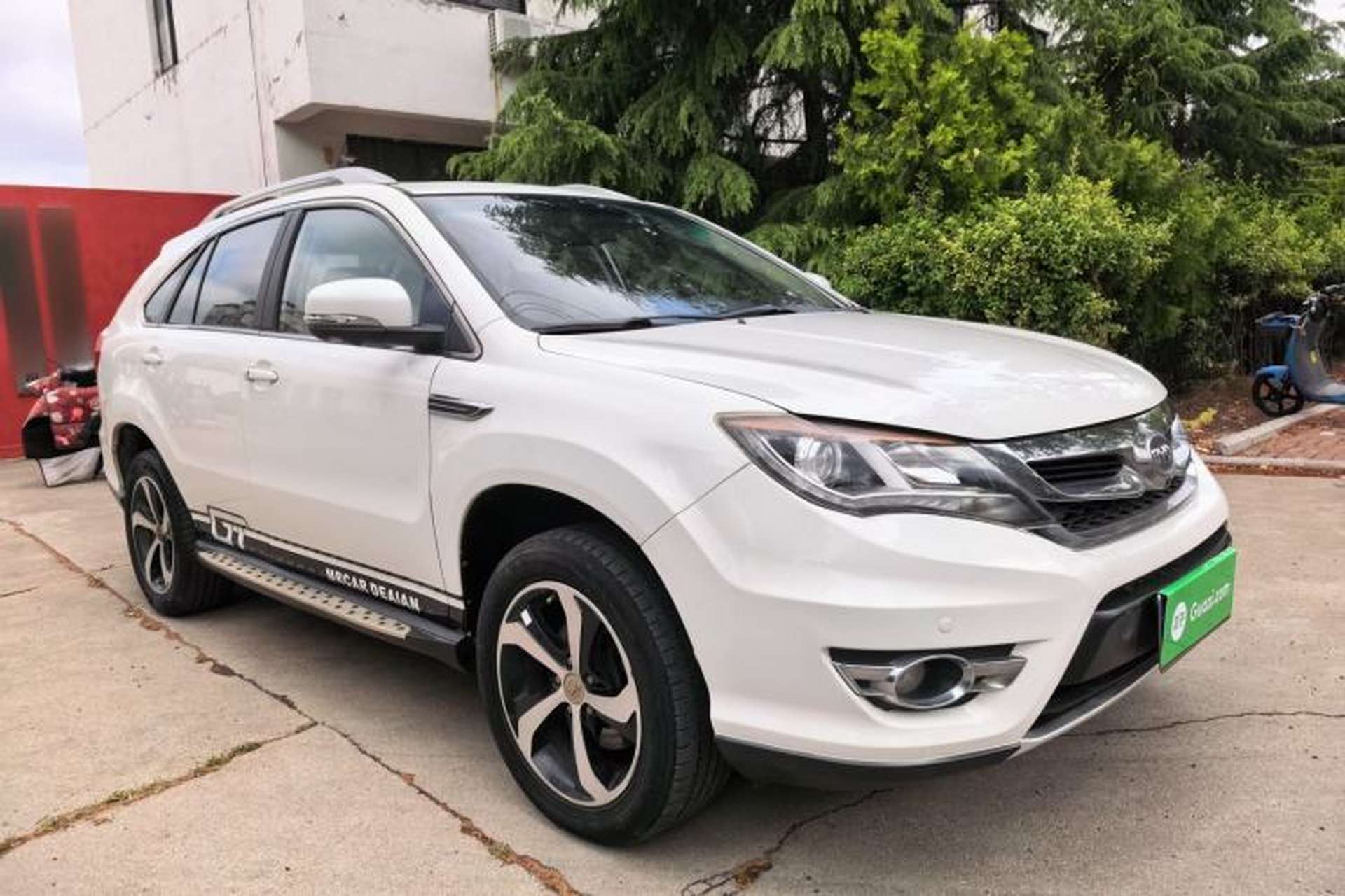Used BYD S7 2015 2.0T Upgraded Automatic Luxury Version Exterior 2