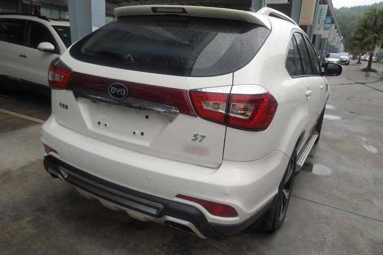 Used BYD S7 2015 2.0T Upgraded Automatic Luxury Version Exterior 3
