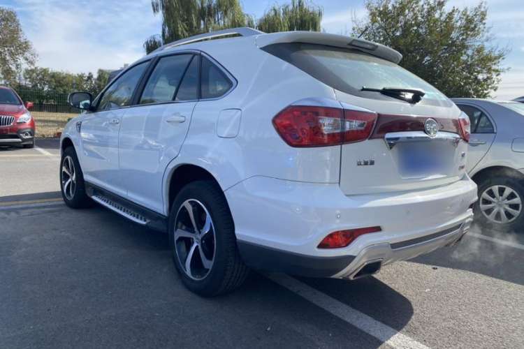 Used BYD S7 2015 2.0T Upgraded Automatic Flagship Version Exterior 3