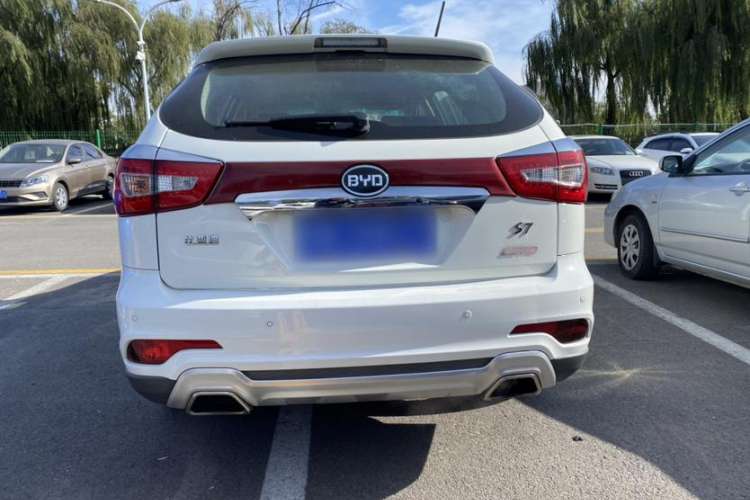 Used BYD S7 2015 2.0T Upgraded Automatic Flagship Version Exterior 4