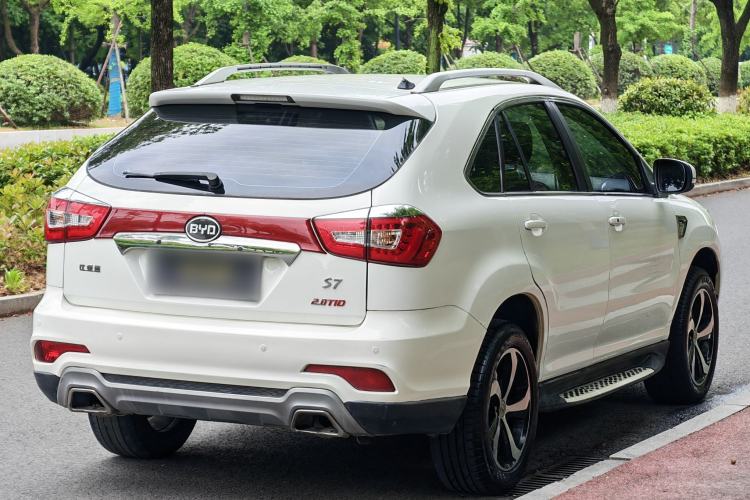Used BYD S7 2015 2.0T Upgraded Automatic Flagship Version Exterior 4