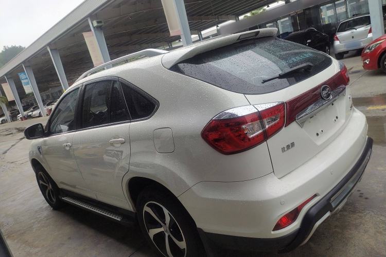 Used BYD S7 2015 2.0T Upgraded Automatic Luxury Version Exterior 5