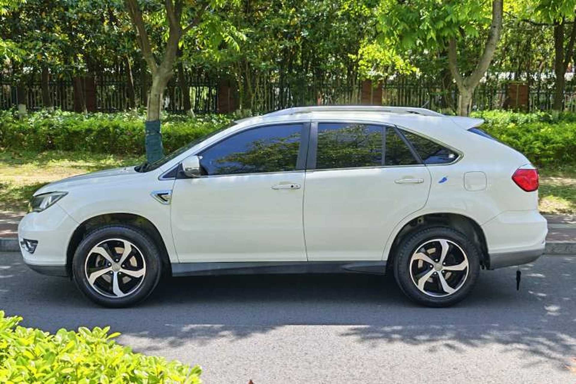 Used BYD S7 2015 2.0T Automatic Prestige Model Exterior 5