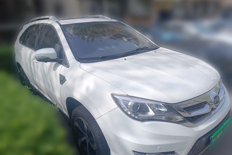 Used BYD S7 2015 2.0T Automatic Flagship Edition Front Right 45 Deg