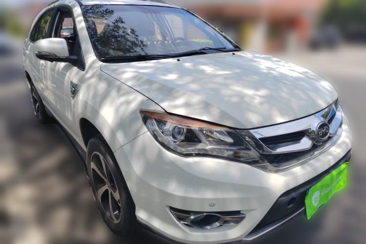 Used BYD S7 2015 2.0T Upgraded Automatic Luxury Version Front Right 45 Deg