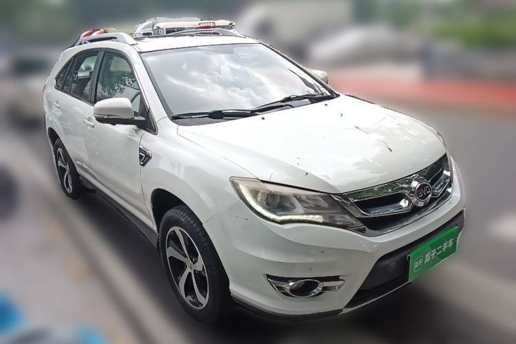 Used BYD S7 2015 2.0T Upgraded Automatic Luxury Version Front Right 45 Deg