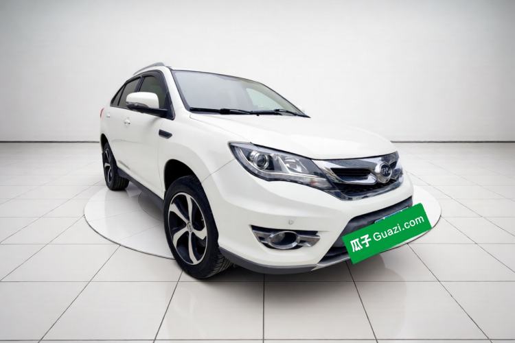 Used BYD S7 2015 2.0T Upgraded Automatic Luxury Version Front Right 45 Deg