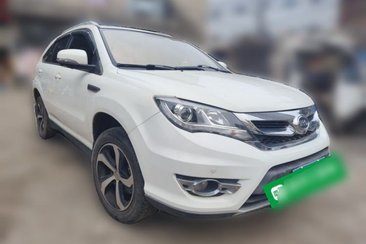 Used BYD S7 2015 2.0T Upgraded Automatic Luxury Version Front Right 45 Deg