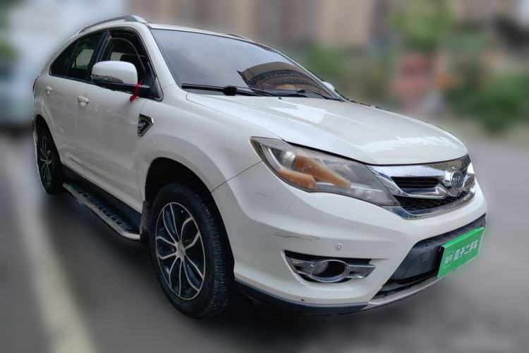 Used BYD S7 2015 2.0T Upgraded Automatic Luxury Version Front Right 45 Deg