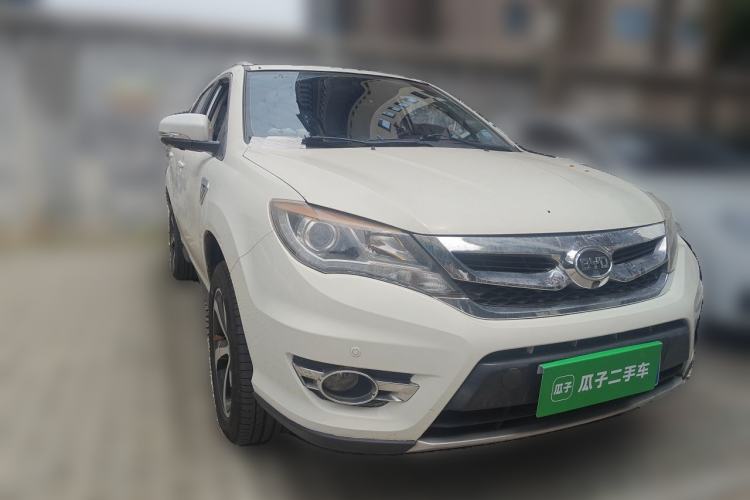 Used BYD S7 2015 2.0T Upgraded Automatic Luxury Version Front Right 45 Deg
