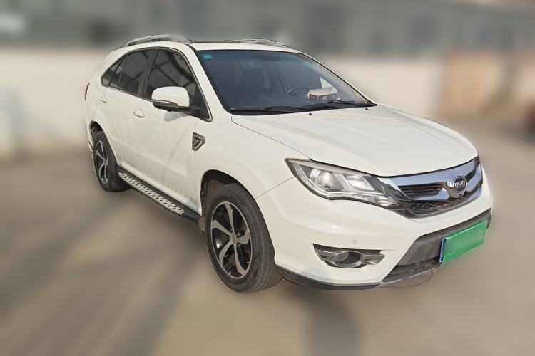 Used BYD S7 2015 2.0T Automatic Flagship Edition Front Right 45 Deg