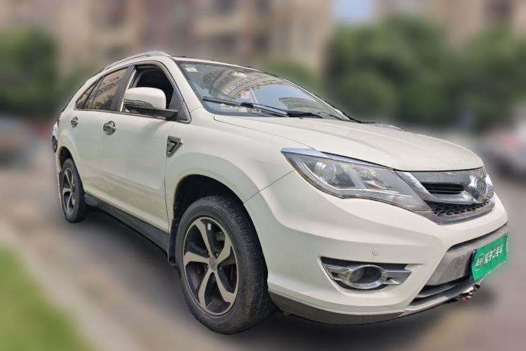 Used BYD S7 2015 2.0T Upgraded Automatic Flagship Version Front Right 45 Deg