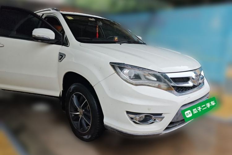 Used BYD S7 2015 1.5T Manual Luxury Model Front Right 45 Deg
