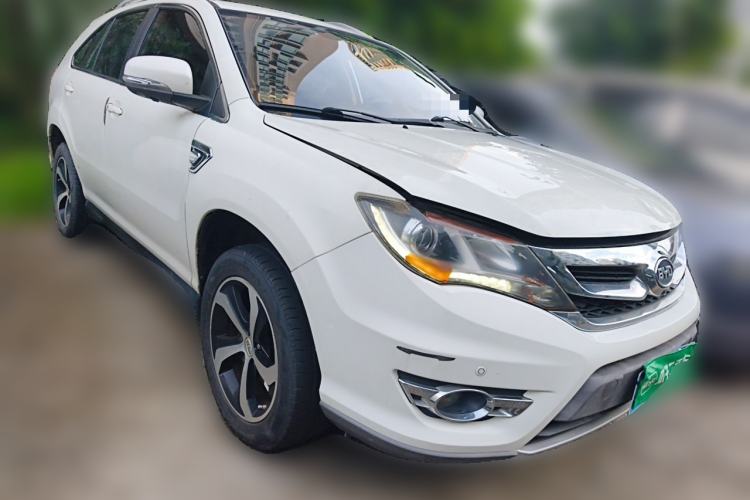 Used BYD S7 2015 2.0T Upgraded Automatic Luxury Version Front Right 45 Deg