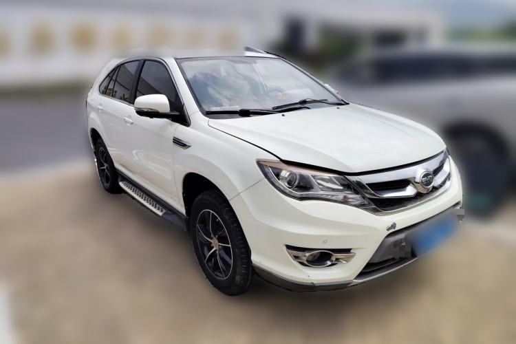 Used BYD S7 2015 1.5T Manual Luxury Model Front Right 45 Deg