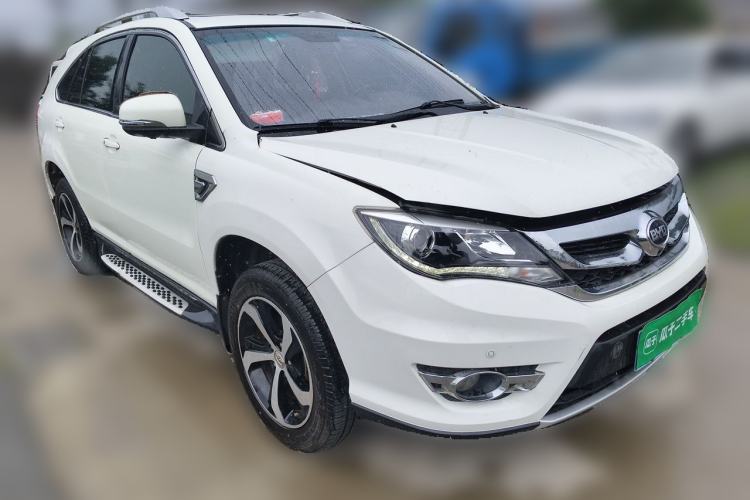 Used BYD S7 2015 2.0T Upgraded Automatic Luxury Version Front Right 45 Deg