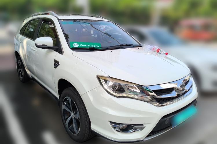 Used BYD S7 2015 2.0T Automatic Prestige Model Front Right 45 Deg