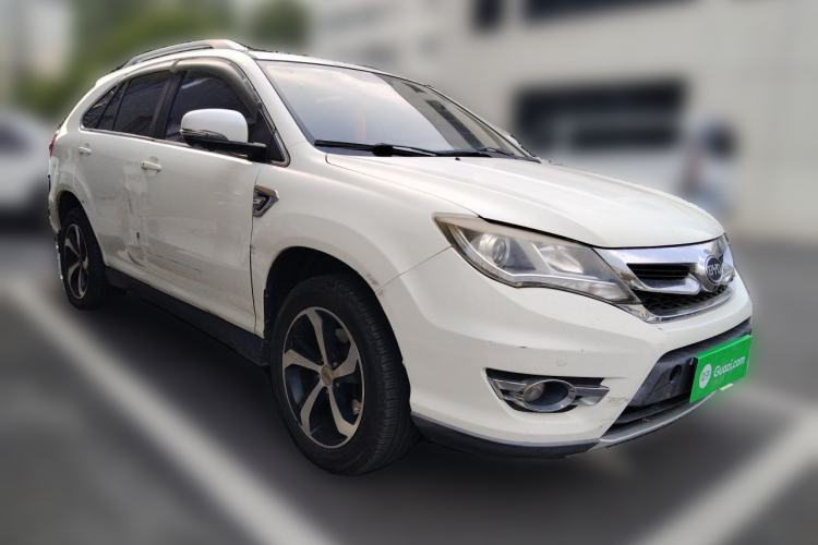 Used BYD S7 2015 2.0T Upgraded Automatic Luxury Version Front Right 45 Deg