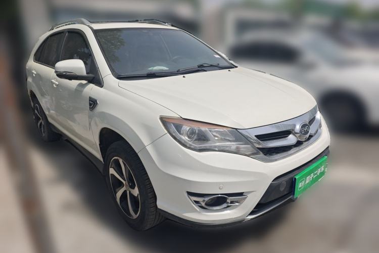 Used BYD S7 2015 2.0T Upgraded Automatic Luxury Version Front Right 45 Deg