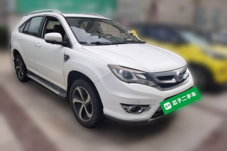 Used BYD S7 2015 2.0T Upgraded Automatic Luxury Version Front Right 45 Deg