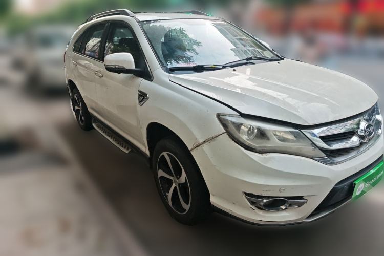 Used BYD S7 2015 2.0T Upgraded Automatic Flagship Version Front Right 45 Deg