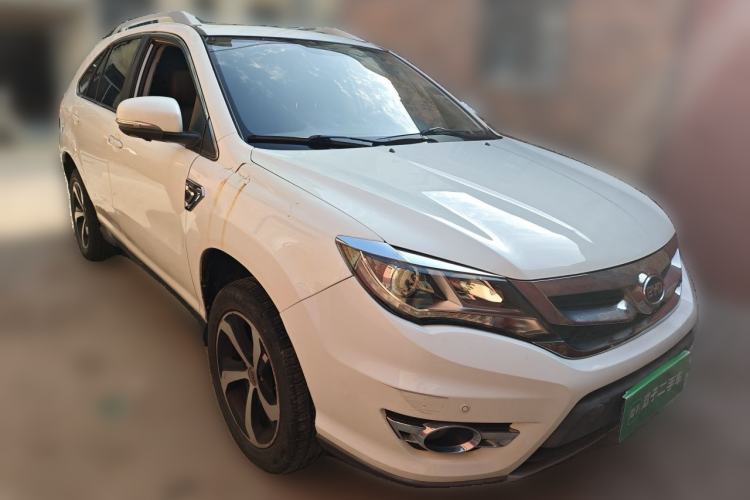 Used BYD S7 2015 2.0T Upgraded Automatic Luxury Version Front Right 45 Deg