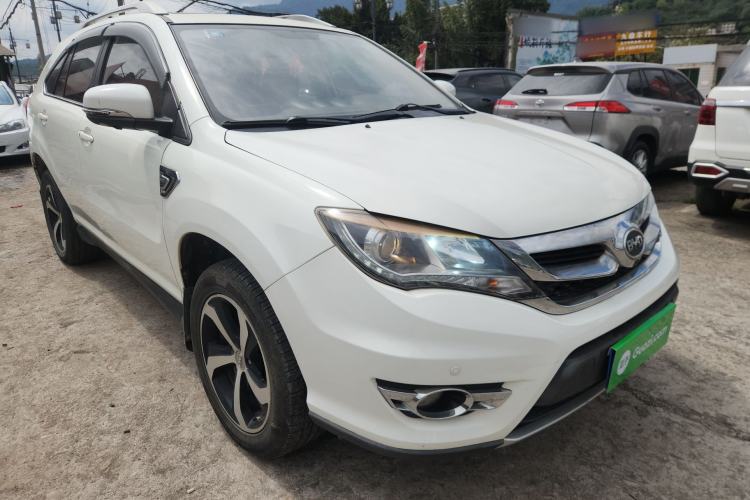 Used BYD S7 2015 2.0T Upgraded Automatic Luxury Version Front Right 45 Deg