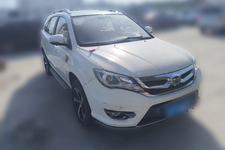 Used BYD S7 2015 2.0T Upgraded Automatic Luxury Version Front Right 45 Deg