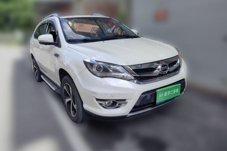 Used BYD S7 2015 2.0T Upgraded Automatic Luxury Version Front Right 45 Deg
