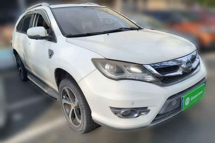 Used BYD S7 2015 2.0T Upgraded Automatic Luxury Version Front Right 45 Deg