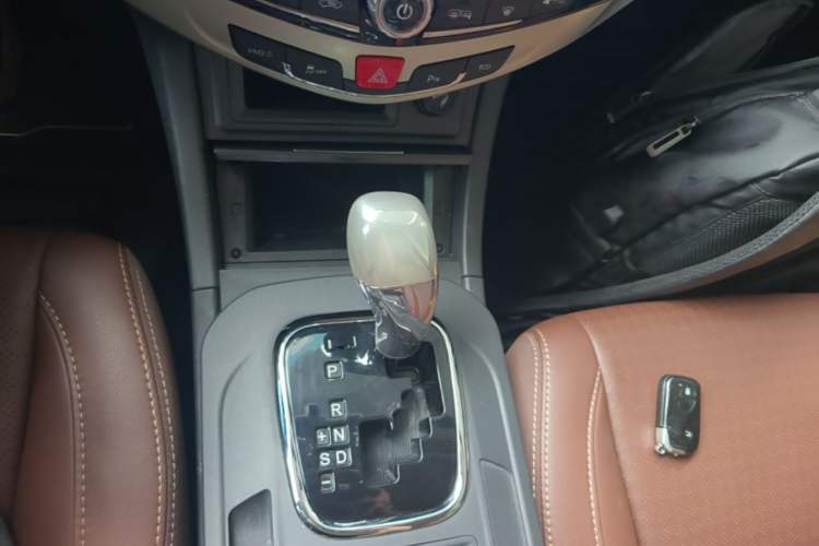 Used BYD S7 2015 2.0T Upgraded Automatic Luxury Version Gear Lever