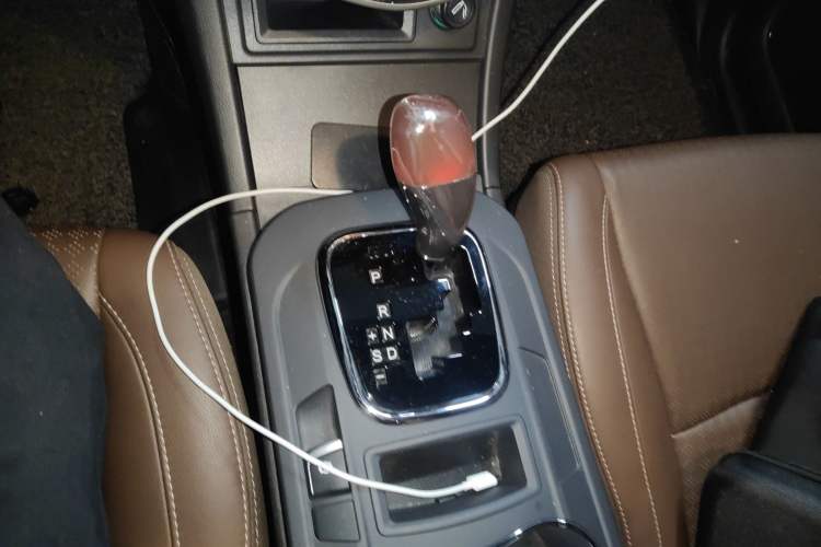 Used BYD S7 2015 2.0T Upgraded Automatic Luxury Version Gear Lever