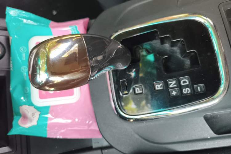 Used BYD S7 2015 2.0T Automatic Prestige Model Gear Lever