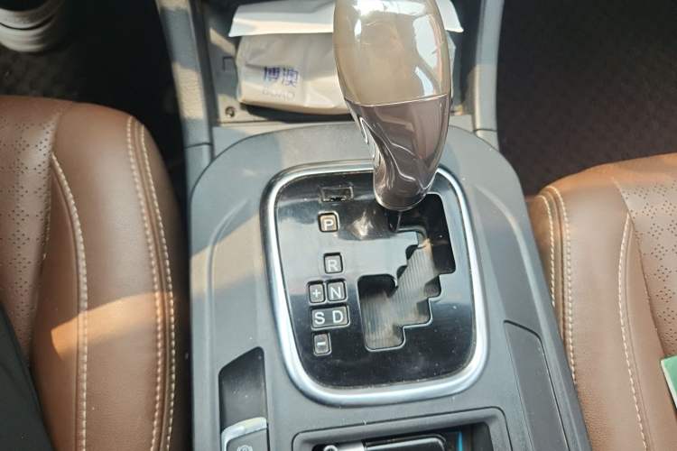 Used BYD S7 2015 2.0T Automatic Prestige Model Gear Lever
