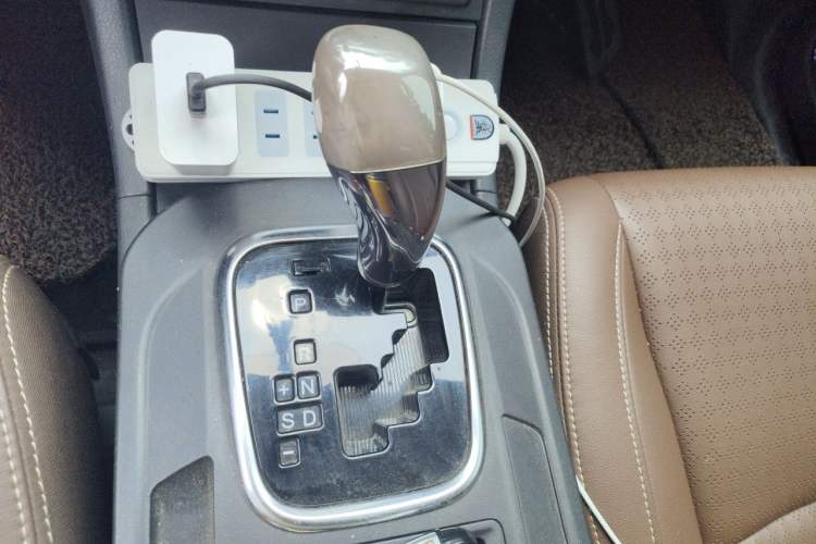 Used BYD S7 2015 2.0T Upgraded Automatic Luxury Version Gear Lever