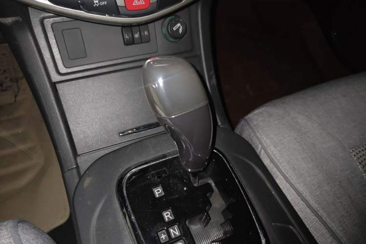 Used BYD S7 2015 2.0T Upgraded Automatic Flagship Version Gear Lever