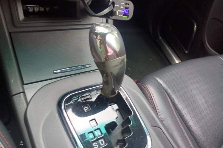 Used BYD S7 2015 2.0T Automatic Prestige Model Gear Lever