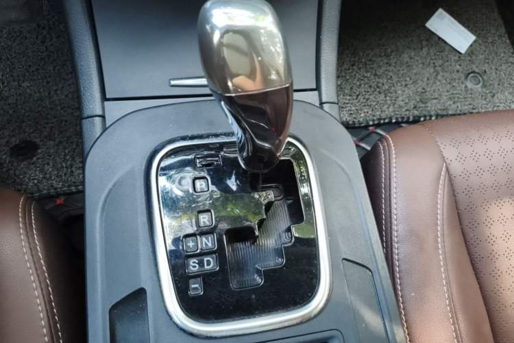 Used BYD S7 2015 2.0T Automatic Prestige Model Gear Lever