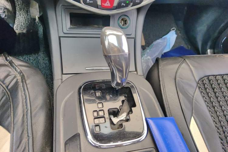 Used BYD S7 2015 2.0T Upgraded Automatic Luxury Version Gear Lever