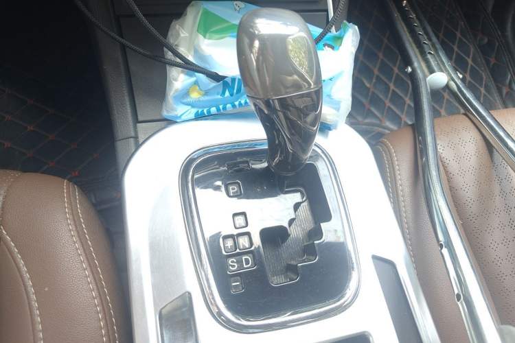 Used BYD S7 2015 2.0T Upgraded Automatic Luxury Version Gear Lever