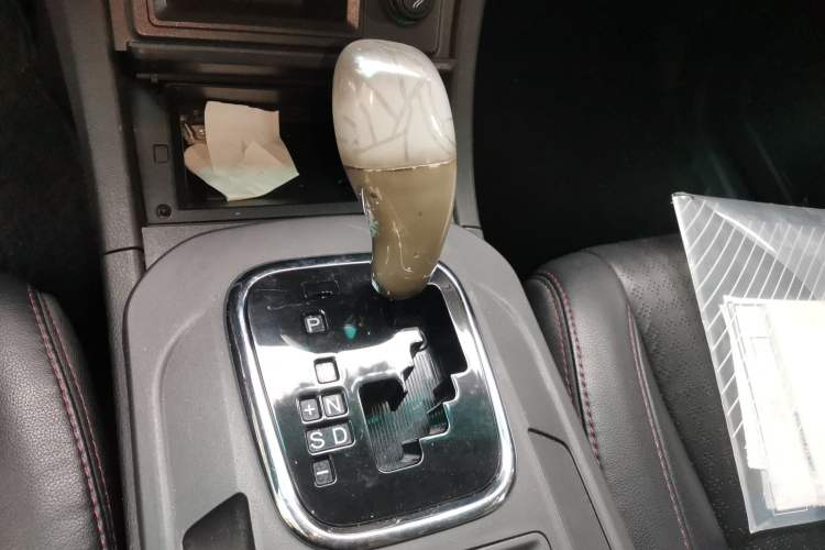 Used BYD S7 2015 2.0T Automatic Prestige Model Gear Lever